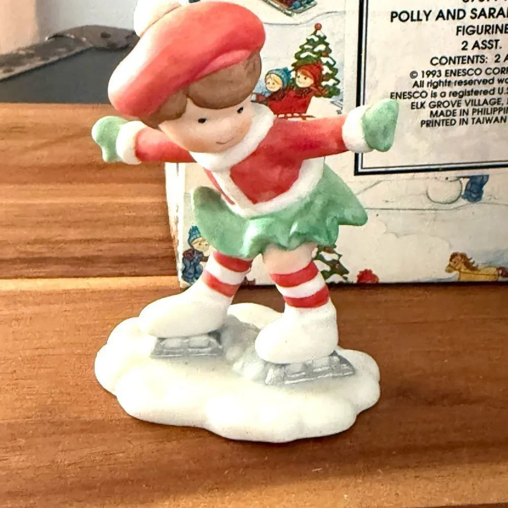 Enesco Country Cousins Sarah And Polly Ice Skating
